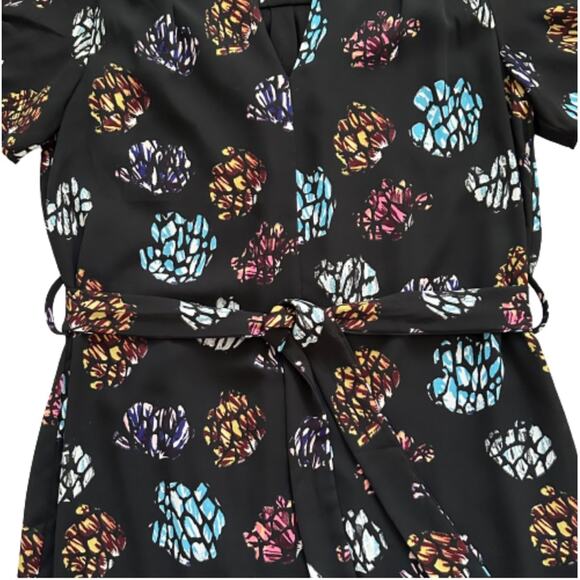 lr Black Floral Short Sleeve Sash Belt Split Neck Sheath Tunic Dress Size Small - Picture 10 of 13